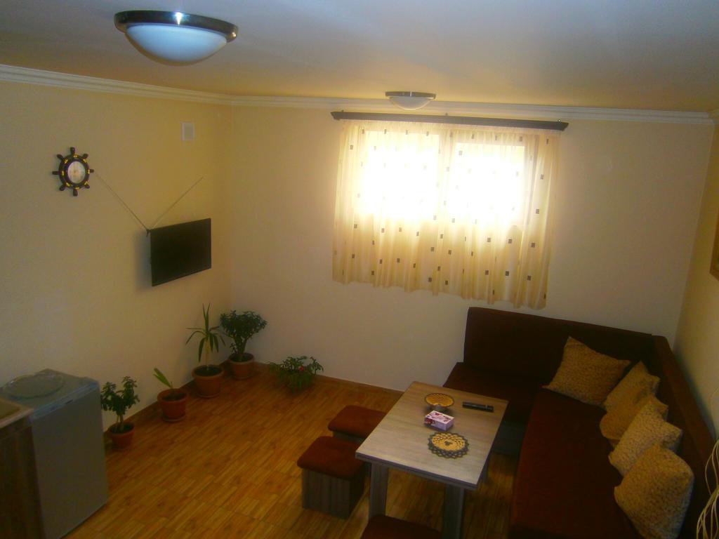 Aygestan Comfort Holiday Home Yerevan Room photo